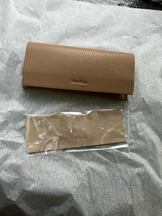 Accessories - MAX MARA leather SUNGLASSES CASE AND DUST CLOTH